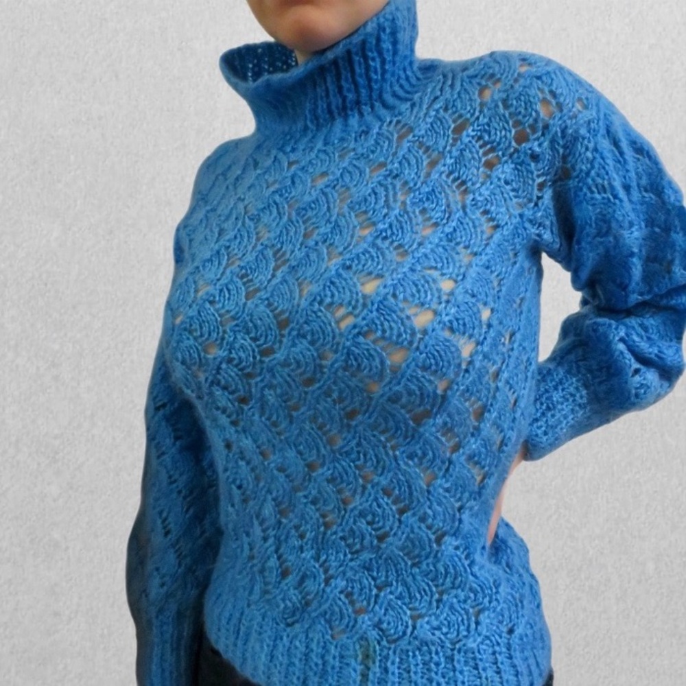 Vintage 💙 HAND KNIT Sweater - Picture 2 of 3